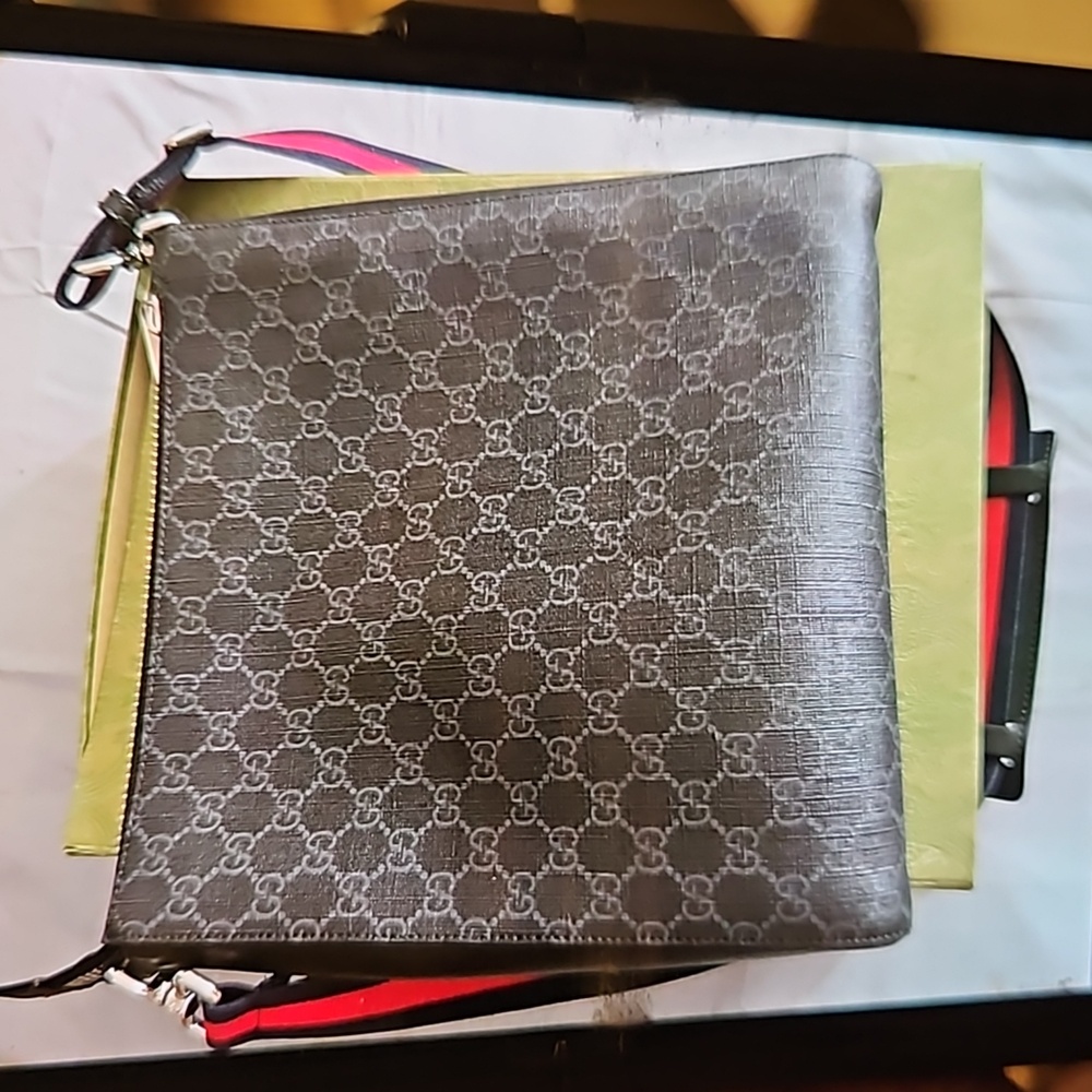 Gucci shoulder bag